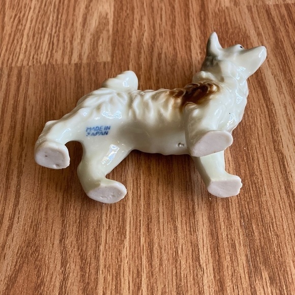 Vintage dog figurine excellent shape made in Japan. - Picture 5 of 7
